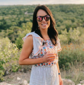 Meet your Posher, Laura